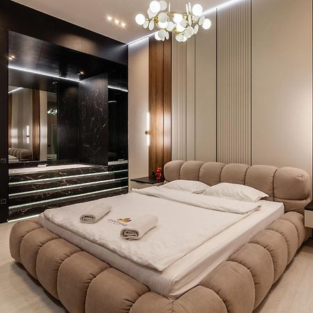 Leogrand Jacuzzi On Malaniuka 2 Daire Lviv Dış mekan fotoğraf