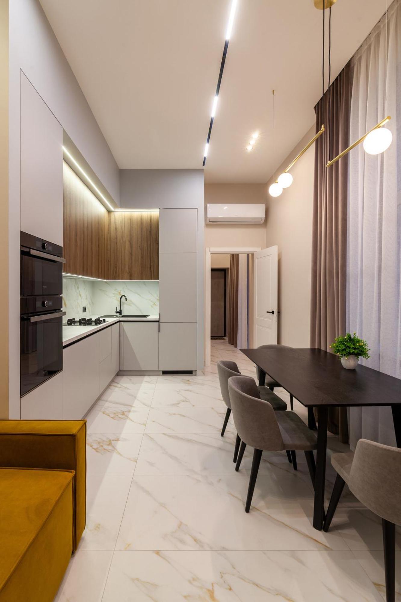 Leogrand Jacuzzi On Malaniuka 2 Daire Lviv Dış mekan fotoğraf
