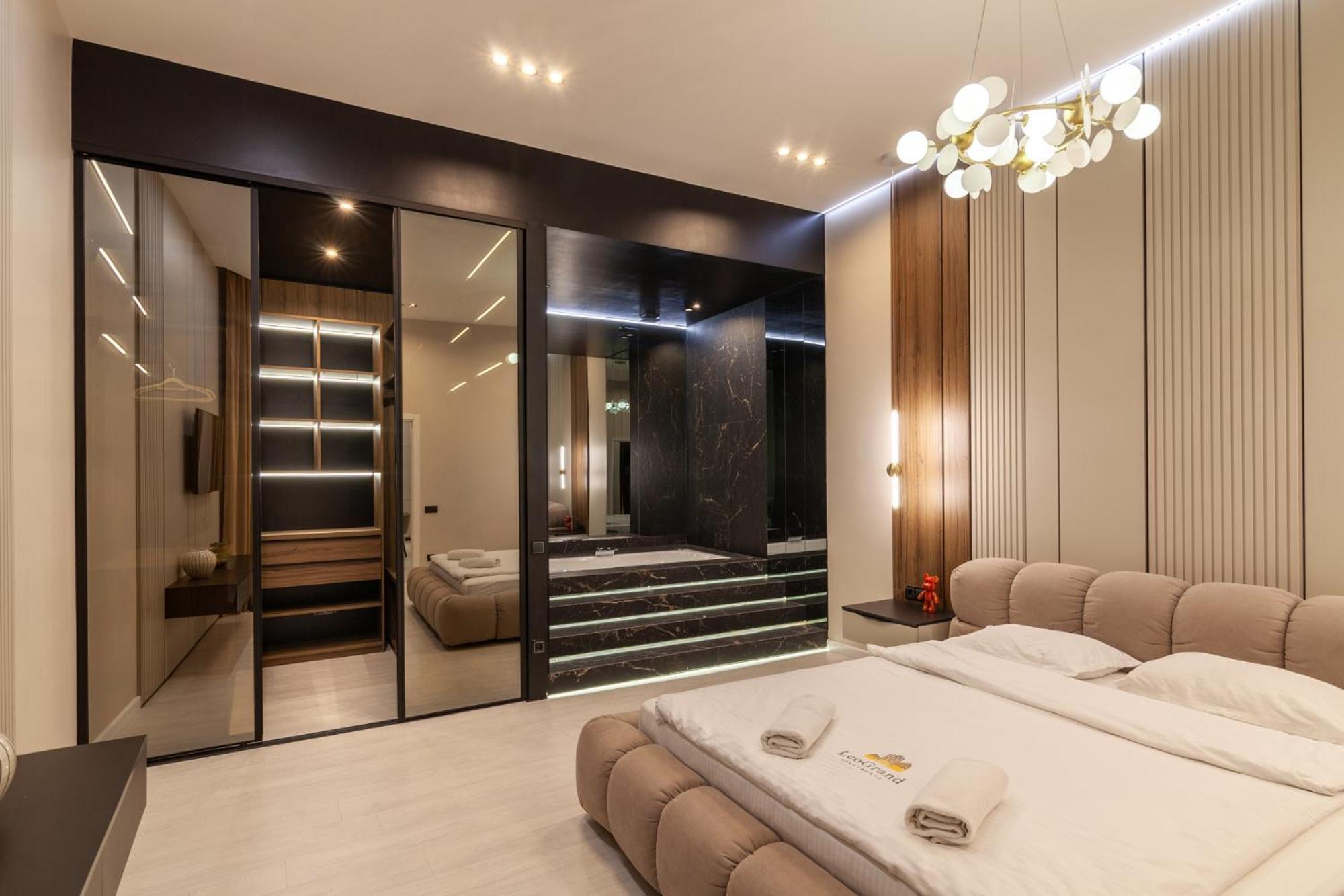 Leogrand Jacuzzi On Malaniuka 2 Daire Lviv Dış mekan fotoğraf
